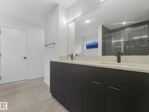 2203 158 Street, Edmonton, AB - Indoor Photo Showing Bathroom