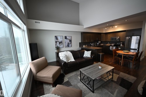 302 279 Wye Road, Sherwood Park, AB - Indoor Photo Showing Living Room