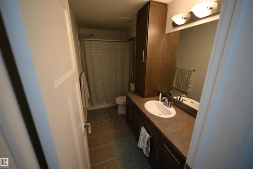 302 279 Wye Road, Sherwood Park, AB - Indoor Photo Showing Bathroom