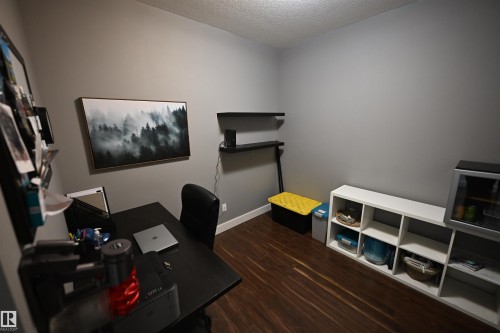 302 279 Wye Road, Sherwood Park, AB - Indoor