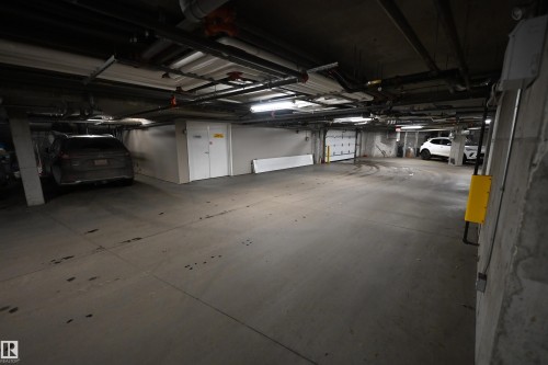 302 279 Wye Road, Sherwood Park, AB - Indoor Photo Showing Garage
