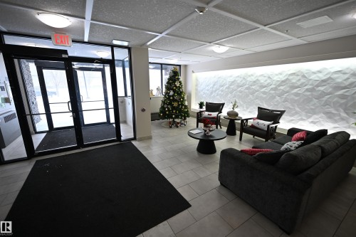 302 279 Wye Road, Sherwood Park, AB - Indoor Photo Showing Other Room
