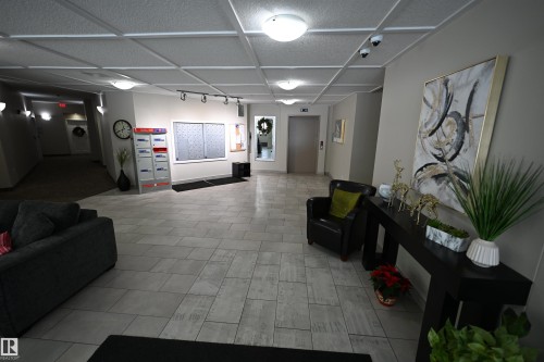 302 279 Wye Road, Sherwood Park, AB - Indoor Photo Showing Other Room