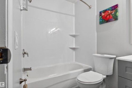 14017 121 Street, Edmonton, AB - Indoor Photo Showing Bathroom