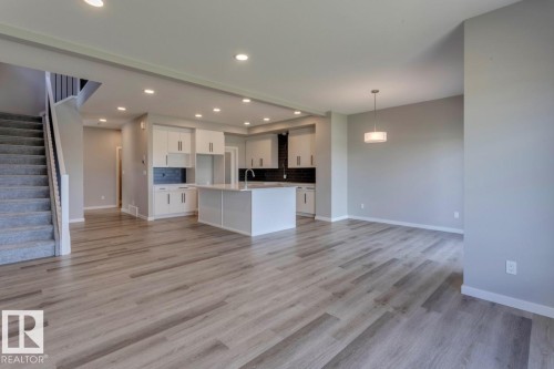 40 Gambel Loop, Spruce Grove, AB - Indoor Photo Showing Kitchen