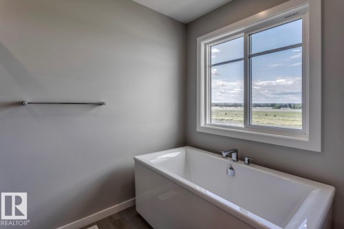 40 Gambel Loop, Spruce Grove, AB - Indoor Photo Showing Bathroom