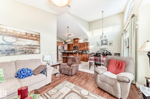 31 1407 Glastonbury Boulevard, Edmonton, AB - Indoor Photo Showing Living Room