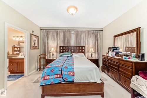 31 1407 Glastonbury Boulevard, Edmonton, AB - Indoor Photo Showing Bedroom
