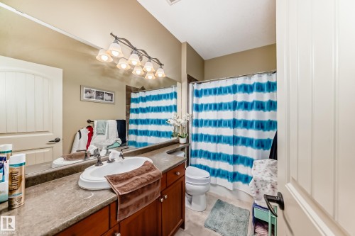 31 1407 Glastonbury Boulevard, Edmonton, AB - Indoor Photo Showing Bathroom