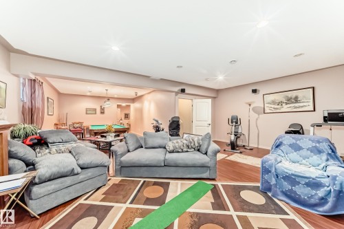 31 1407 Glastonbury Boulevard, Edmonton, AB - Indoor Photo Showing Living Room