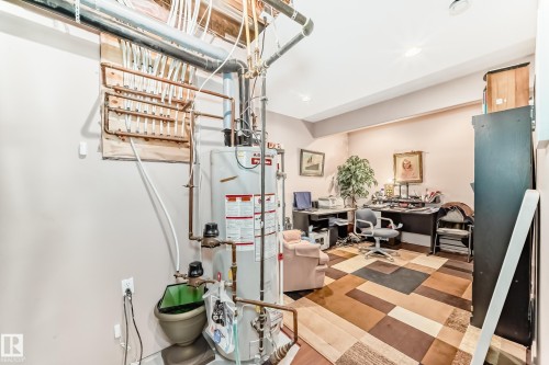 31 1407 Glastonbury Boulevard, Edmonton, AB - Indoor Photo Showing Other Room