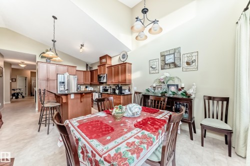 31 1407 Glastonbury Boulevard, Edmonton, AB - Indoor Photo Showing Dining Room