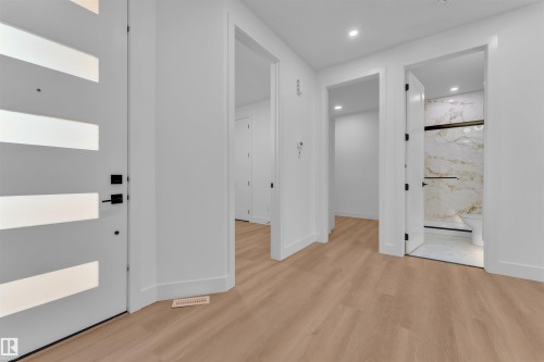 127 24 Street, Edmonton, AB - Indoor Photo Showing Other Room