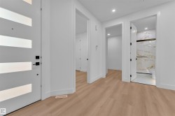 127 24 Street  Edmonton, AB T6X 3K4