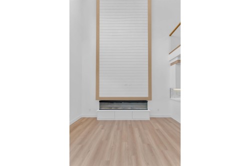 127 24 Street, Edmonton, AB - Indoor Photo Showing Other Room