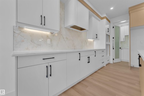 127 24 Street, Edmonton, AB - Indoor Photo Showing Other Room