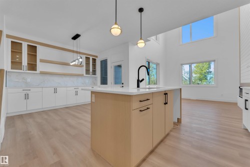127 24 Street, Edmonton, AB - Indoor Photo Showing Kitchen