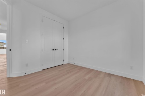 127 24 Street, Edmonton, AB - Indoor Photo Showing Other Room
