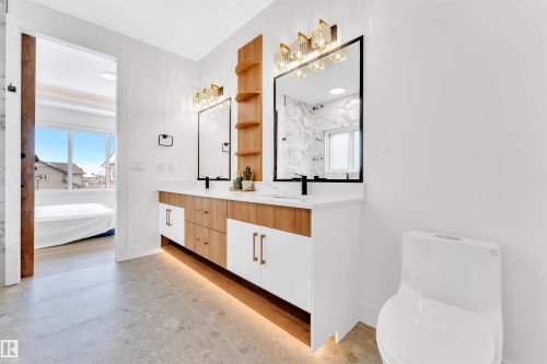 127 24 Street, Edmonton, AB - Indoor Photo Showing Bathroom