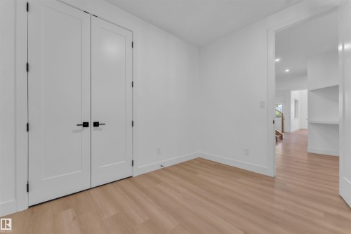 127 24 Street, Edmonton, AB - Indoor Photo Showing Other Room