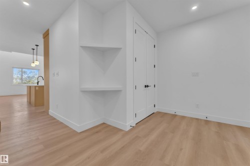 127 24 Street, Edmonton, AB - Indoor Photo Showing Other Room