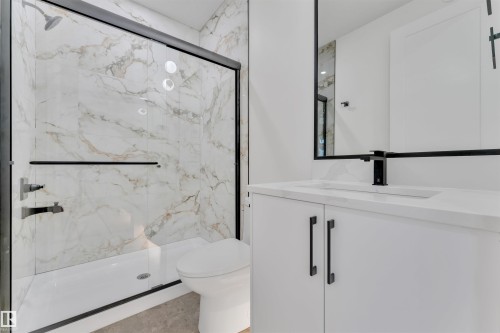 127 24 Street, Edmonton, AB - Indoor Photo Showing Bathroom