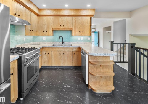 6628 124 Street, Edmonton, AB - Indoor Photo Showing Kitchen