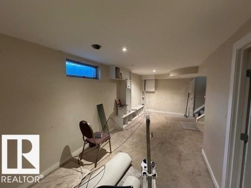 11 14110 80 Street, Edmonton, AB - Indoor