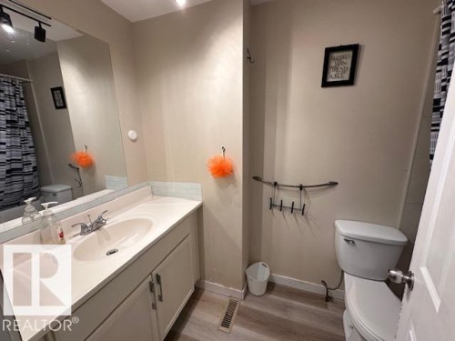 11 14110 80 Street, Edmonton, AB - Indoor Photo Showing Bathroom