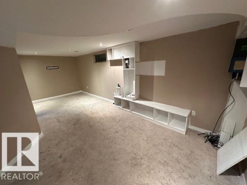 11 14110 80 Street, Edmonton, AB - Indoor