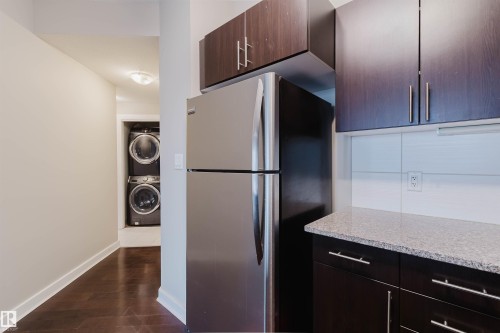 Edmonton, AB - Indoor Photo Showing Kitchen