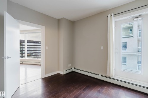 Edmonton, AB - Indoor Photo Showing Other Room