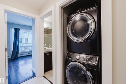 Edmonton, AB - Indoor Photo Showing Laundry Room