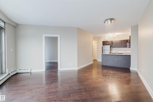 Edmonton, AB - Indoor Photo Showing Kitchen