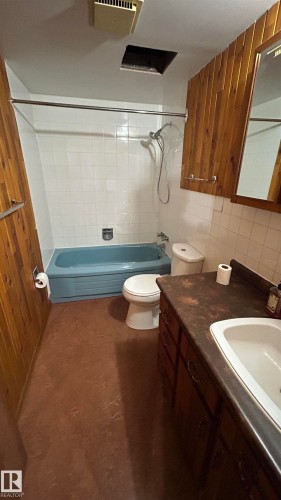 10018 Twp Rd 612, Rural St. Paul County, AB - Indoor Photo Showing Bathroom