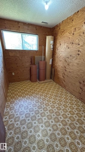 10018 Twp Rd 612, Rural St. Paul County, AB - Indoor Photo Showing Bedroom