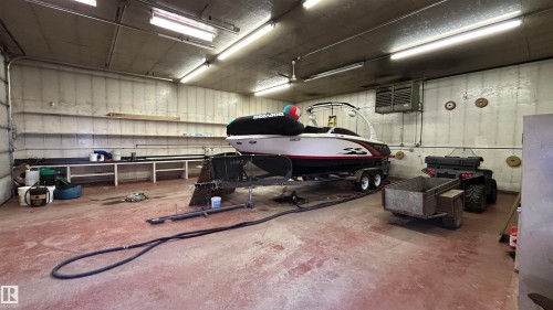10018 Twp Rd 612, Rural St. Paul County, AB - Indoor Photo Showing Garage