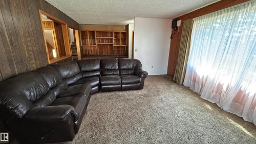 10018 Twp Rd 612, Rural St. Paul County, AB - Indoor Photo Showing Living Room