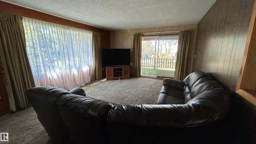 10018 Twp Rd 612, Rural St. Paul County, AB - Indoor Photo Showing Living Room
