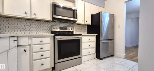 3619 30 Avenue, Edmonton, AB - Indoor Photo Showing Kitchen