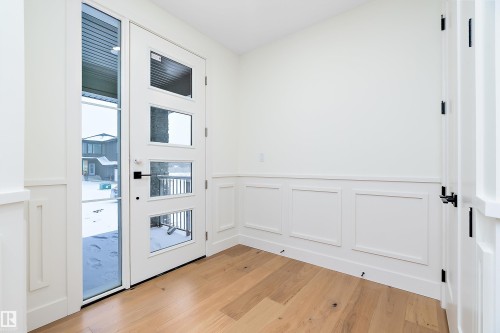 6887 Knox Loop Sw, Edmonton, AB - Indoor Photo Showing Other Room