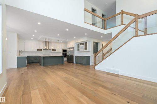 6887 Knox Loop Sw, Edmonton, AB - Indoor Photo Showing Kitchen
