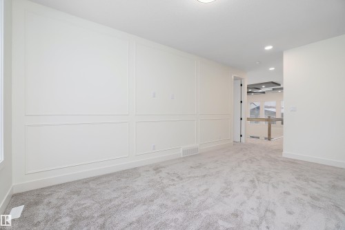 6887 Knox Loop Sw, Edmonton, AB - Indoor Photo Showing Other Room