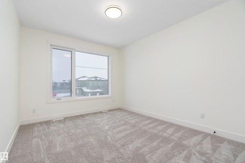 6887 Knox Loop Sw, Edmonton, AB - Indoor Photo Showing Other Room