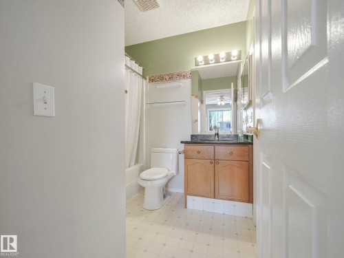 49 Aberdeen Way, Stony Plain, AB - Indoor Photo Showing Bathroom