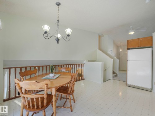 49 Aberdeen Way, Stony Plain, AB - Indoor Photo Showing Dining Room