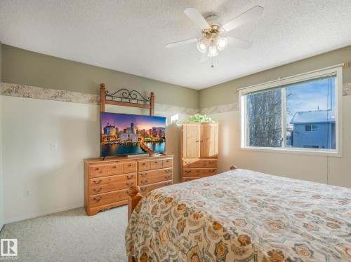 49 Aberdeen Way, Stony Plain, AB - Indoor Photo Showing Bedroom