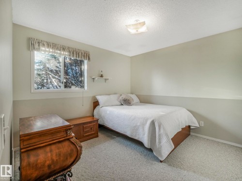 49 Aberdeen Way, Stony Plain, AB - Indoor Photo Showing Bedroom
