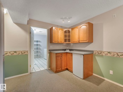 49 Aberdeen Way, Stony Plain, AB - Indoor Photo Showing Kitchen