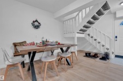 8F MEADOWLARK Village  Edmonton, AB T5R 5X3